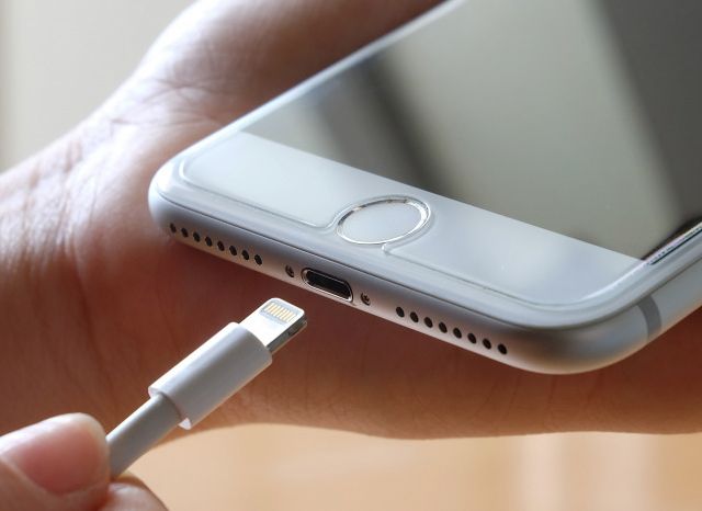 Como-saber-si-su-iPhone-se-esta-cargando-cuando-esta